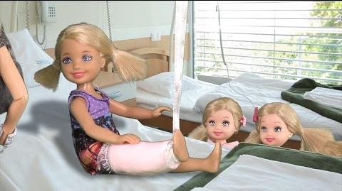 Barbie - Chelsea's Broken Leg