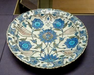 Plate flowers Louvre AA402.jpg (2,66 MB) Damascus ware, ca. 1540–1555.