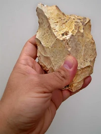 Típica herramienta de piedra tallada