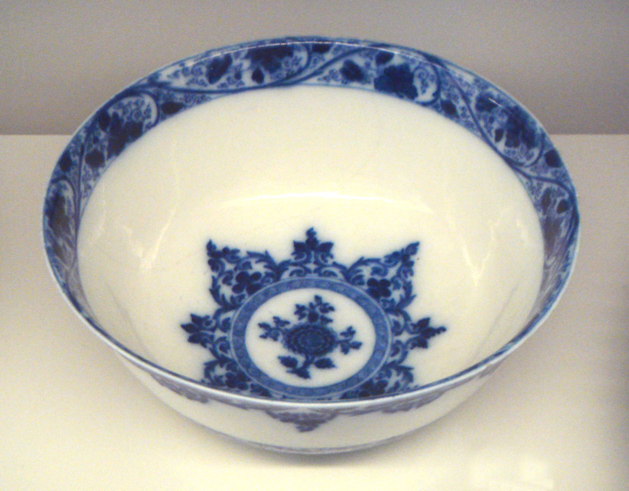 Paradise Insist pitcher Soft-paste porcelain | Cerámica Wiki | Fandom