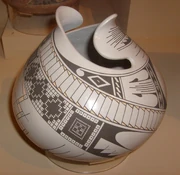 Mata Ortiz pottery jar by Jorge Quintana, 2002. Displayed at Museum of Man, San Diego, California.