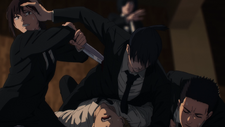 Aki protecting Denji from Kobeni