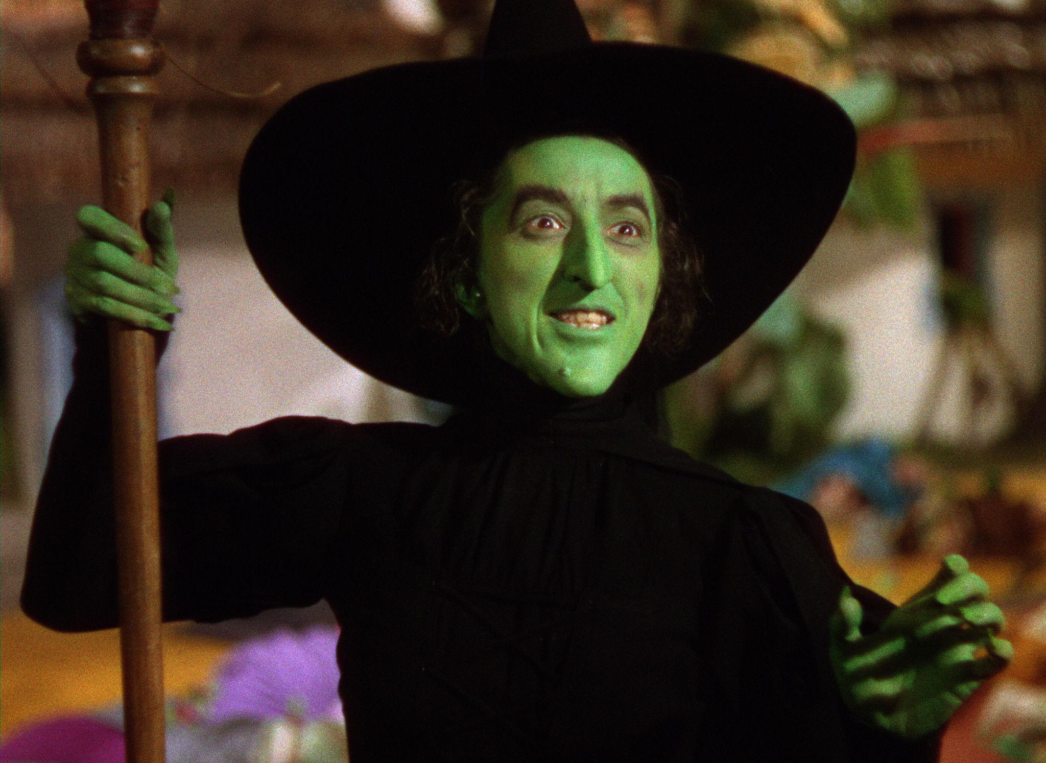 margaret hamilton wicked witch flying