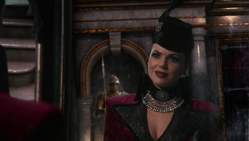 Once Upon A Time - Regina Mills 129 - Lana Parrilla