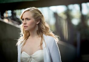 The Vampire Diaries - Caroline Forbes 3 - Candice Accola