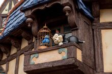 11 - Figaro Animatronic - Fantasy Faire