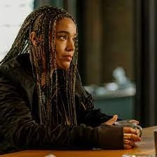 Michaela "Kaela" Danso Lucy Barrett Saison 4