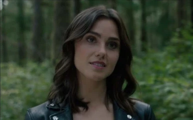 Abigael Jameson Caine (20 kio) Abigael Jameson Caine Poppy Drayton Saisons 2 à 3