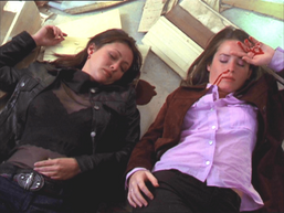 3x22 - Prue & Piper.