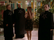 8x16 - Christy Jenkins e la Triade