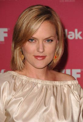 Elaine Hendrix.