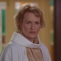 Elizabeth Dennehy as Sandra (Season 7 & 8)