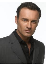 Julian McMahon-1