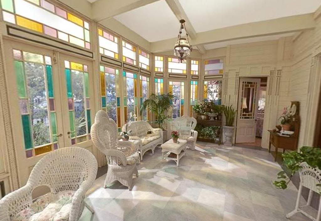 "Charmed:" The Painted Victorian Known as Halliwell Manor House, House bedrooms,