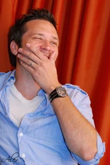 SeamusParis2.jpg (334 KB)