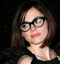 Roseglasses1.jpg (62 KB) Louis XIII Black Pearl's Book Party For Matthew Rolston's "BeautyLIGHT" -November 10, 2008