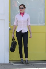 RoseLeavingBTS1.5.jpg (51 KB)