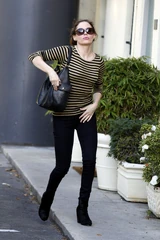 RoseSal1.jpg (76 KB) Rose going to a salon in LA - January 16, 2011