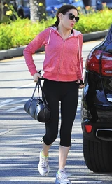 RoseGym01.jpg (561 KB)