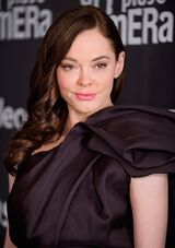 Rose KrakowFestivalPhotocall MQ 002.jpg (90 KB)