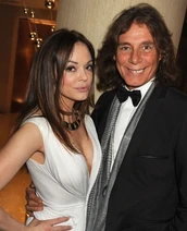 RoseHBO4.jpg (117 KB)