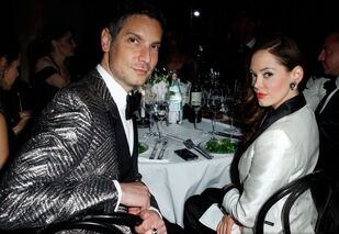 Roseamfar10.jpg (152 KB) With Cameron