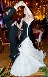 RoseViennaOrange9.jpg (80 KB)