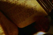 3x01 BOOKOFSHADOWS.jpg (106 KB) Prue flips past the page
