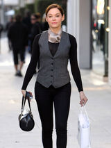 RoseXMasShopping.jpg (60 KB)