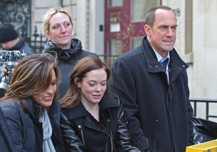 Roselaw01.jpg (86 KB)