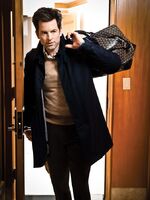 MUHNEY---WALKING-WITH-BAG