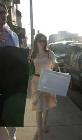 RoseJan06(5).jpg (451 KB) With a friend - January 8, 2006