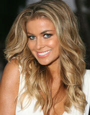 1390 Carmen Electra photo 5