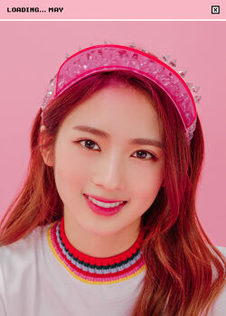 Cherry Bullet yizhiyu 予約特典　トレカ　メイ Cherry Bullet メイ MAY ペンライト 特典 トレカの通販 by