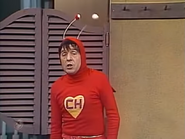 Em 1975-1977, o uniforme volta a ter mudanças: o CH passa a ser melhor desenhado, embora num coração ainda pequeno.