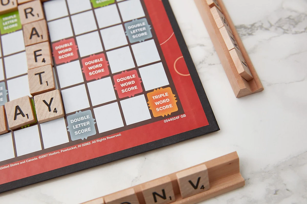 How to play scrabble. 13 апреля день настольной игры скрэббл. как правильно играть в скрабл. in scrabble, the players answer questions.