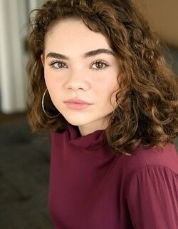 Hannah Riley as Frankie