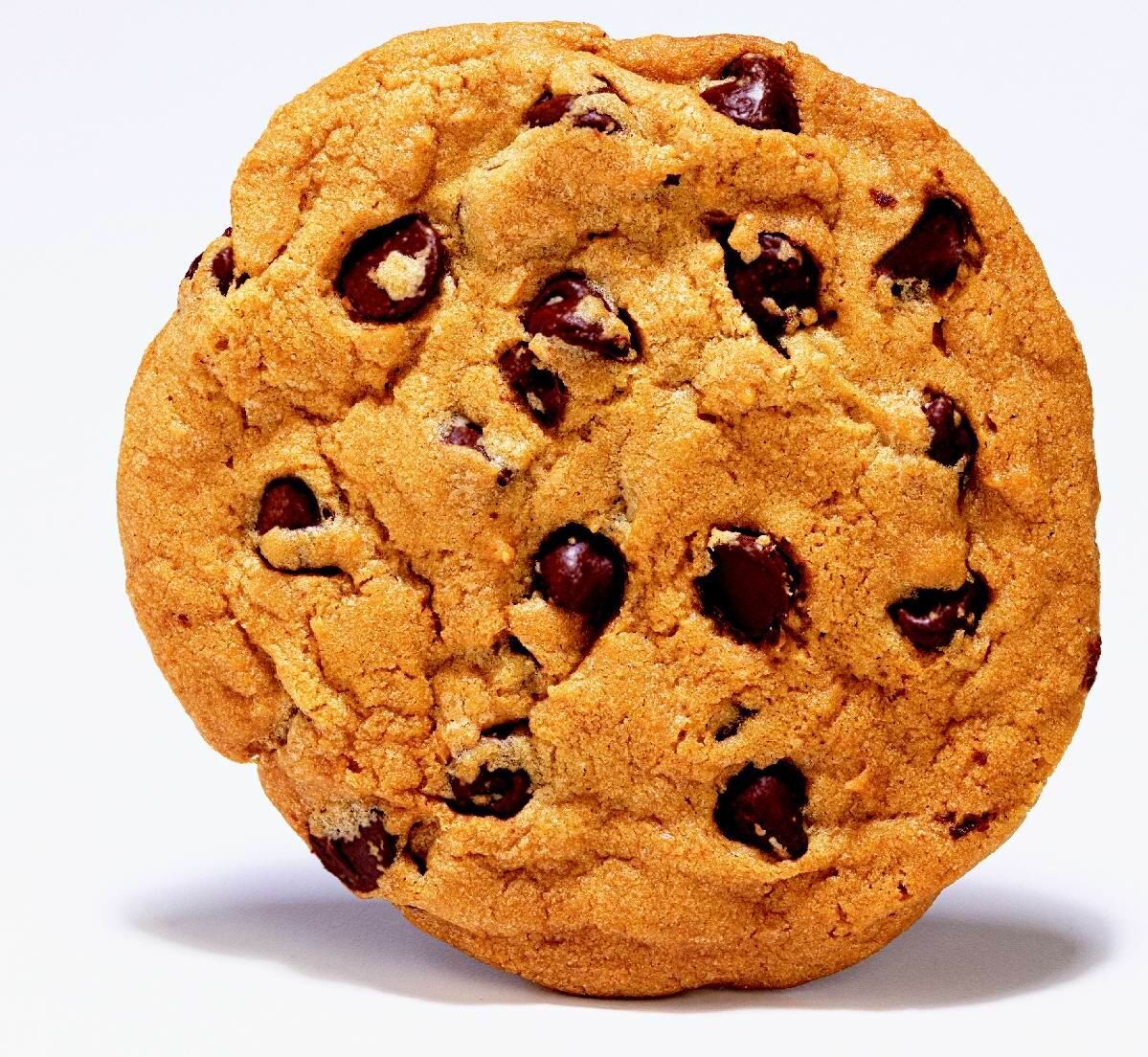 https://static.wikia.nocookie.net/chocolate/images/a/ab/Chocolate_chip_cookie.jpg/revision/latest/scale-to-width-down/1199?cb=20120618211310