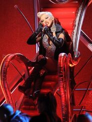 Christina-aguilera-bionic-2010-mtv-movie-awards-003