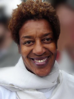 C. C. H. Pounder | Christmas Specials Wiki | Fandom