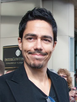 Zak Santiago (24654880139)