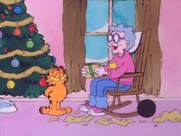 Garfield gives the letters to Grandma.