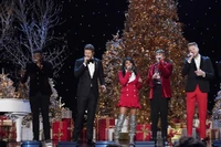 A Very Pentatonix Christmas 8.jpg (236 KB)