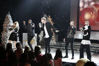 A Pentatonix Christmas Special 10