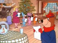 Yogi leads his friends in rehearsing "Deck the Halls".