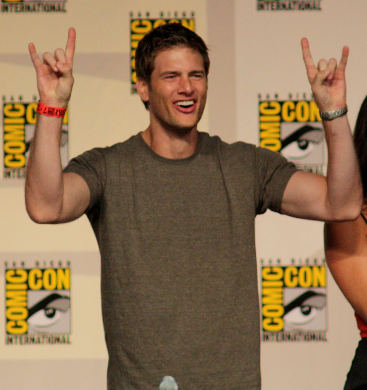Ryan McPartlin | Christmas Specials Wiki | Fandom