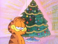 Garfield complimenting the tree