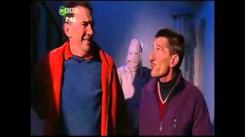 ChuckleVision 15x03 Keeping It Under Wraps