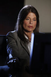 Linda-Hamilton-as-Mary-Bartowski