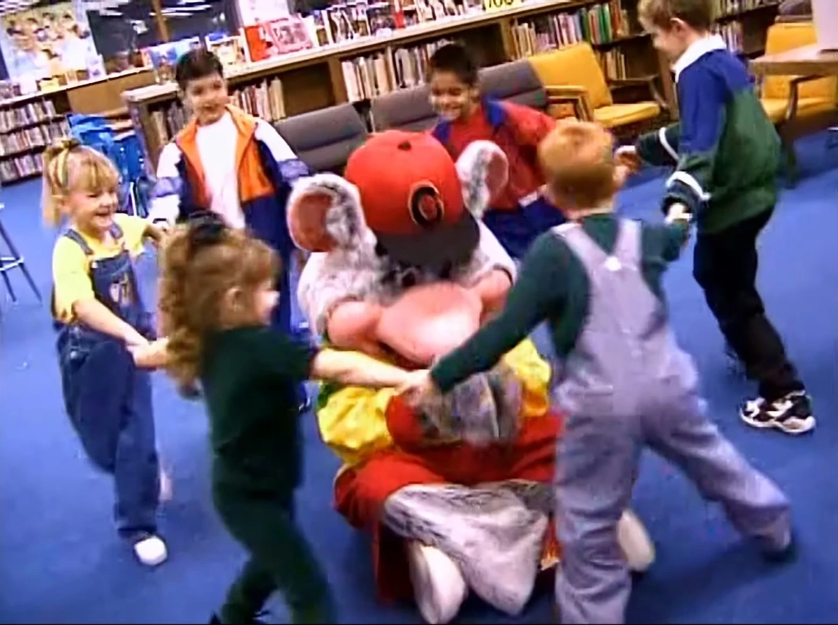 Dancin And Singin Chuck E Cheese Wiki Fandom